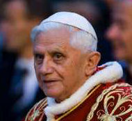 Afleiden vrijheid Knipoog Waarom draagt de paus een Jodenhoedje? Hij is toch katholiek? –  meneergodsdienst